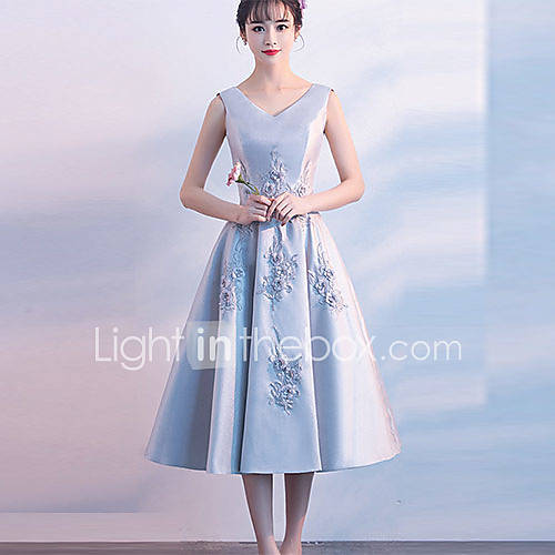 A Lijn Met Sieraad Over De Knie Satijn Bruidsmeisjesjurk Door Lan Ting Express huismerk kopen in de aanbieding